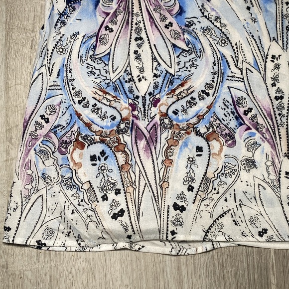 White House Black Market Paisley Cami - Picture 4 of 6